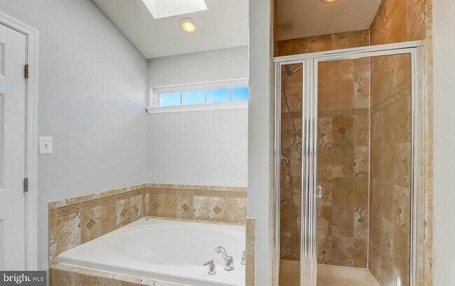Building Photo - 1709 Hayle Dr