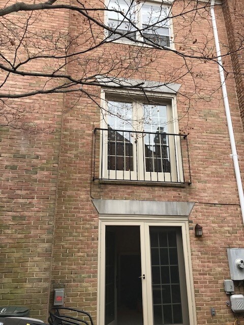 Building Photo - 4410 Washington Blvd