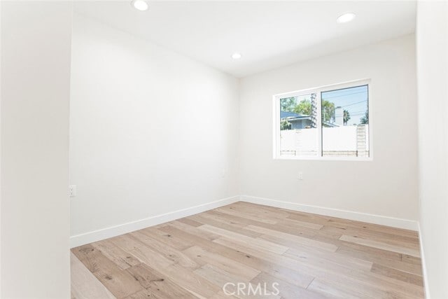 Building Photo - 10446 Woodley Ave