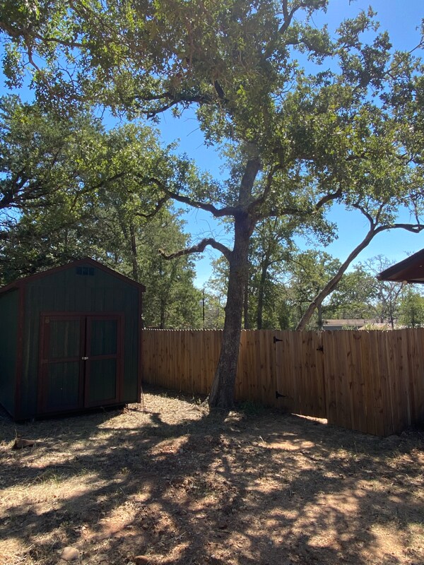 Building Photo - 175 Shawnee Dr