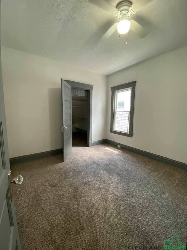 Building Photo - 2054 W 91st St