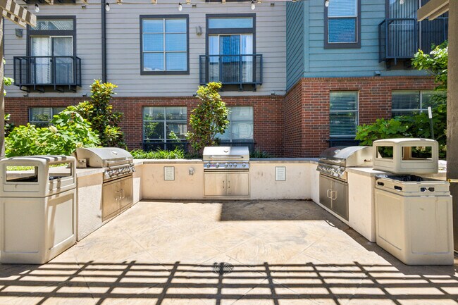 Building Photo - 2901 Indiana St