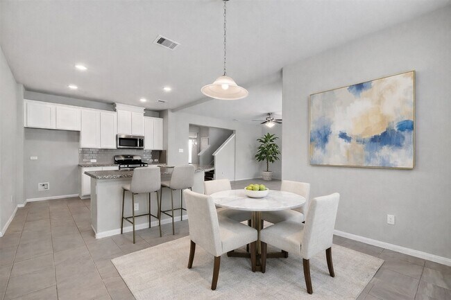 Building Photo - 2903 Painted Sunrise Trail