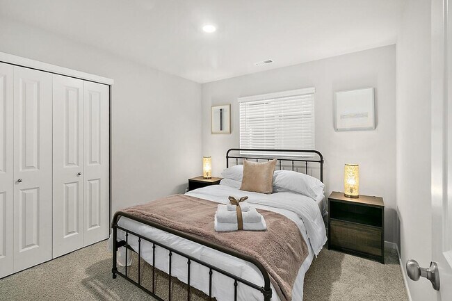 Building Photo - 10816 185th St E