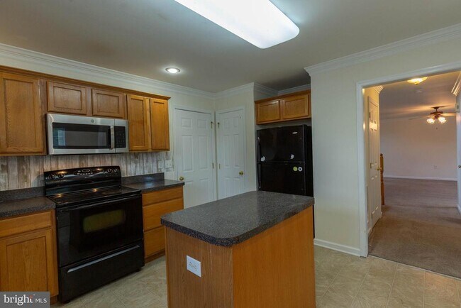 Building Photo - 59 Stork Ln
