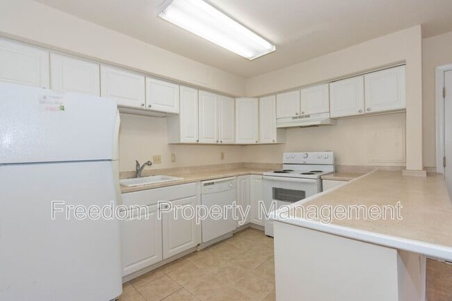 Building Photo - 9206 Hood Rd