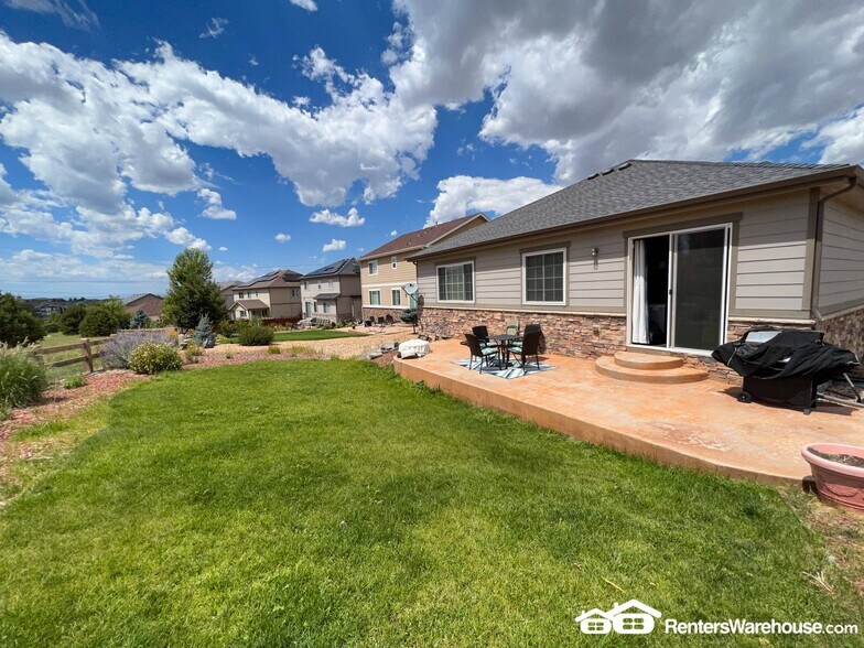 Building Photo - 25104 E Pinewood Pl