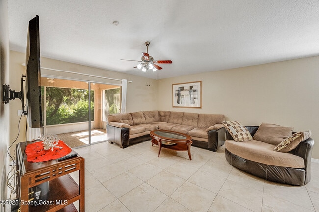 Building Photo - 1634 Sun Gazer Dr