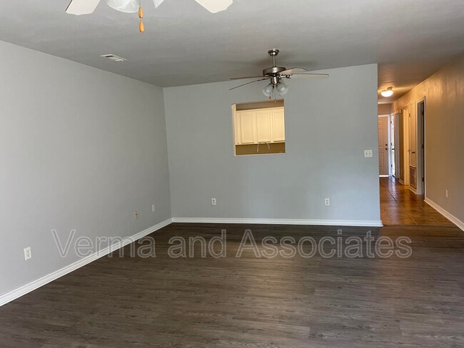 Building Photo - 281 Graystone Cir