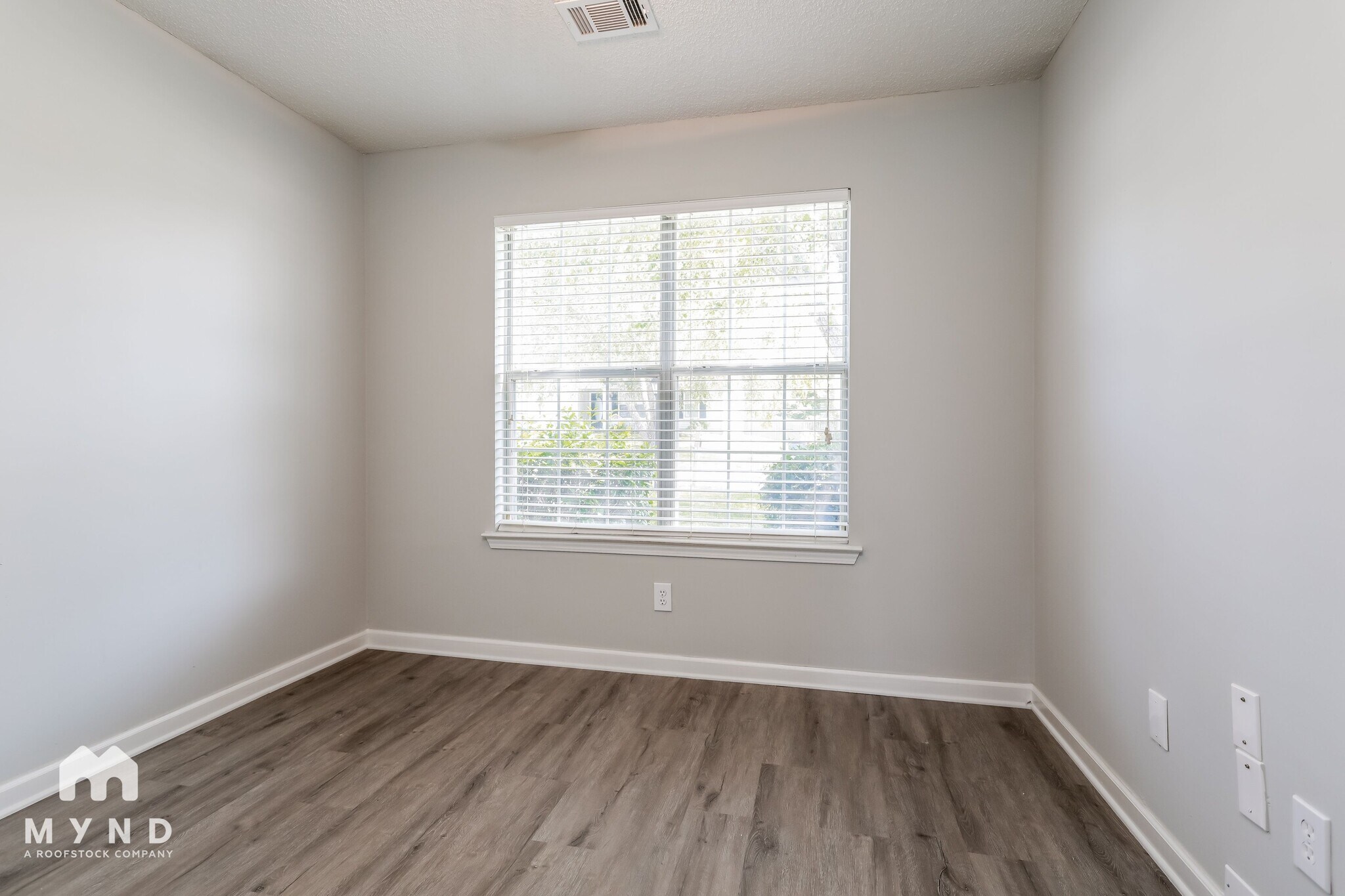 Building Photo - 403 Sunny Field Ct