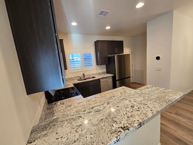 Building Photo - Beautiful, Newly-Built, Townhouse w/A/C & ...