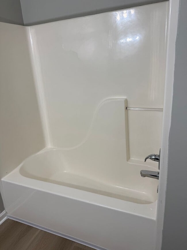 Building Photo - Charming 3 bedroom, 2 bath Home in North K...