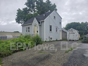Building Photo - 301 Rath St