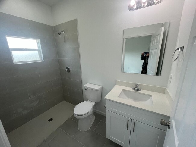 Building Photo - Delightful & Brand New 2 Bed-2 Bath Retreat in Lehigh Acres!