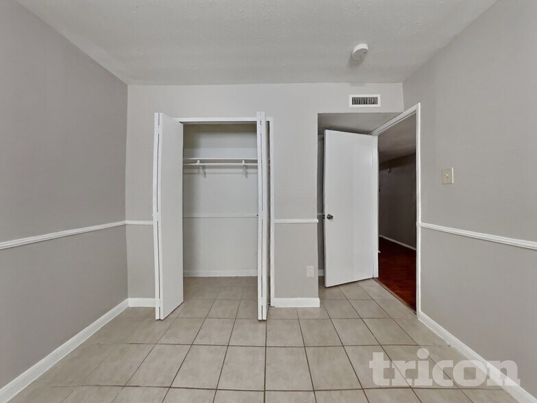 Building Photo - 6734 Pickett Dr