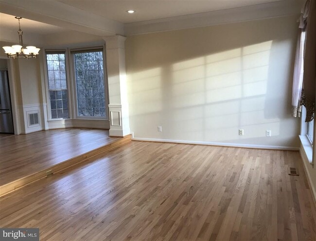 Building Photo - 7507 Lamoyne Ct