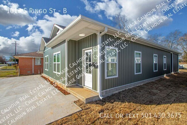 Building Photo - 1018 S Ringo St