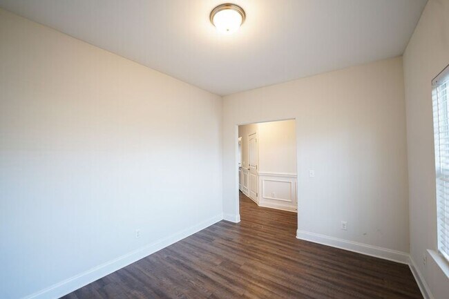 Building Photo - 363 Coconut Dr