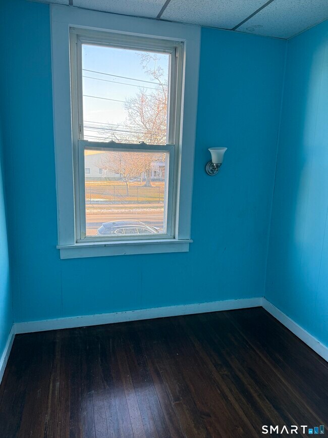 Building Photo - 1566 North Ave