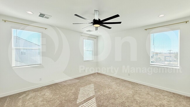 Building Photo - 145 E Mint Ln