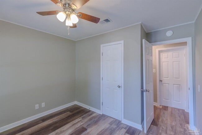 Building Photo - 1223 Wisteria Ave