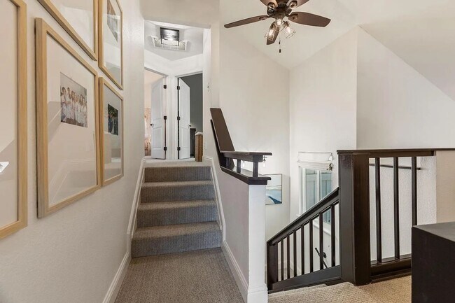 Building Photo - Luxury 5 Bedroom Home with Panoramic Views...
