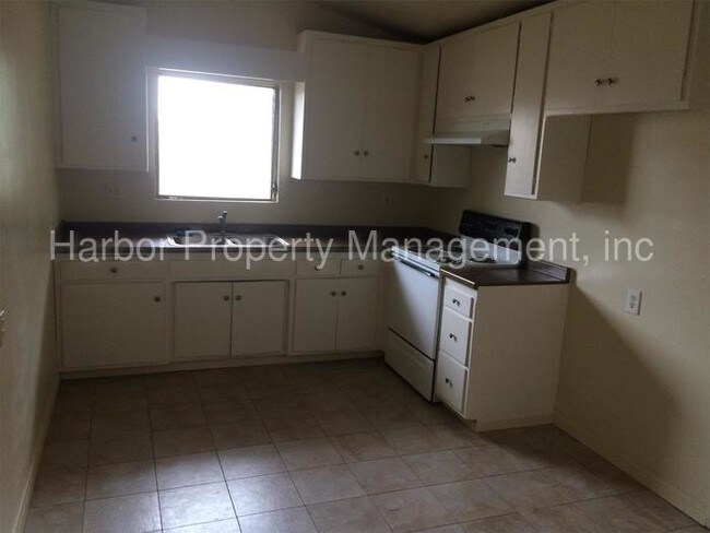 Building Photo - 14440 S Budlong Ave