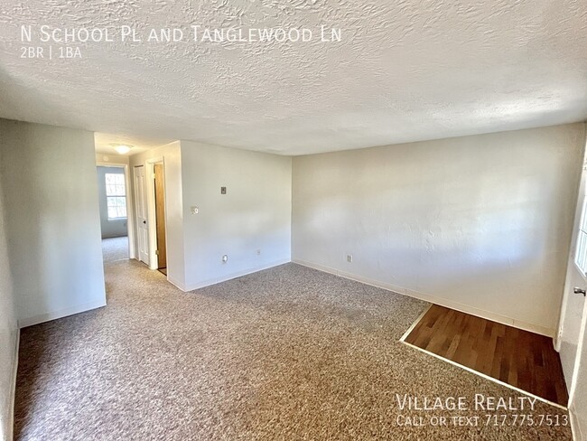 Building Photo - 307 N School Pl