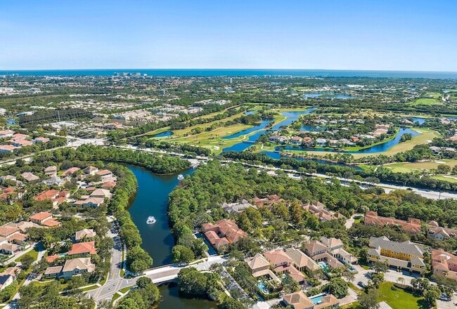 Building Photo - 150 Lismore Ln