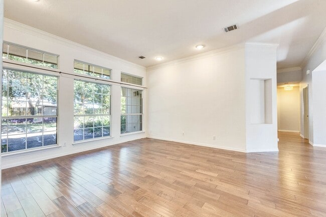 Building Photo - Beautiful Home in Shady Hollows Available ...