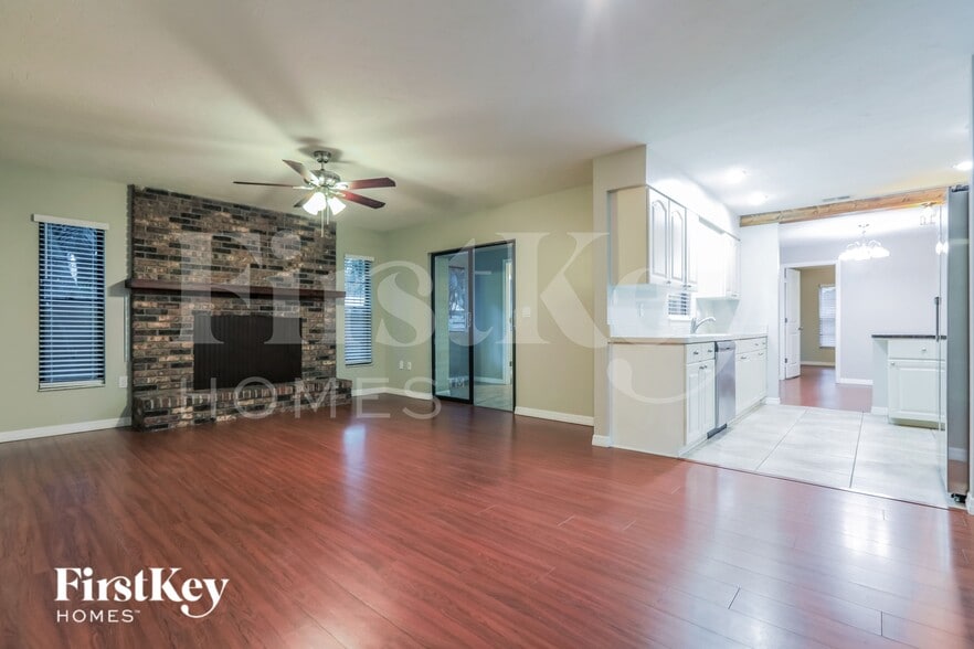 Building Photo - 8340 Brandeis Cir W