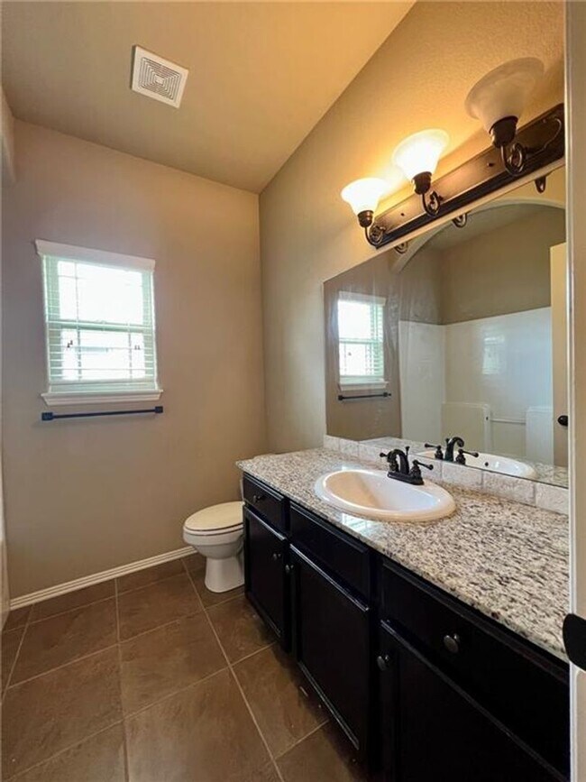 Building Photo - Nice House In SE Fayetteville