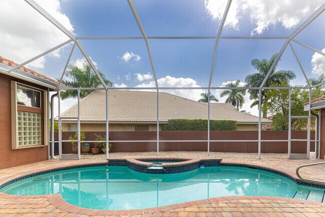Building Photo - 10599 St Thomas Dr