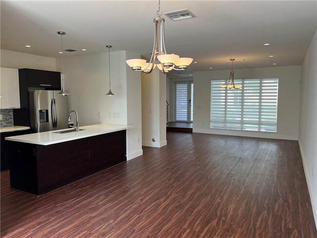 Building Photo - 6326 NW 105th Pl