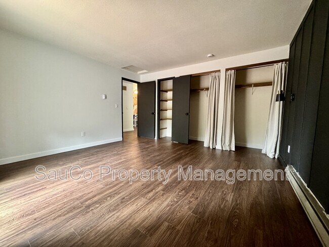 Building Photo - 6155 SW Heights Ln