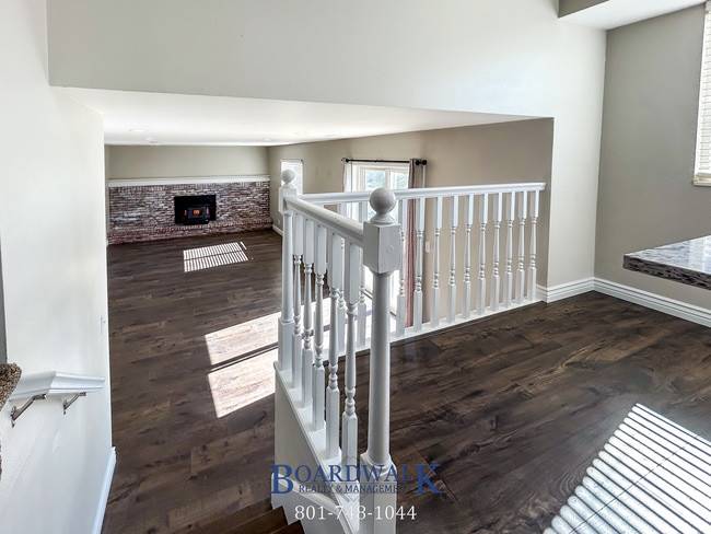 Building Photo - Remodeled & Ready 5 bed in Sandy