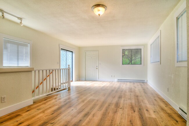 Building Photo - Magnolia 4 bedroom