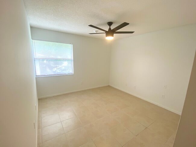 Building Photo - 20 Veronese Ct