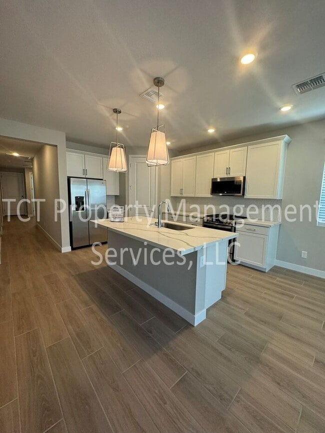 Building Photo - Beautiful New Build in North Creek Community