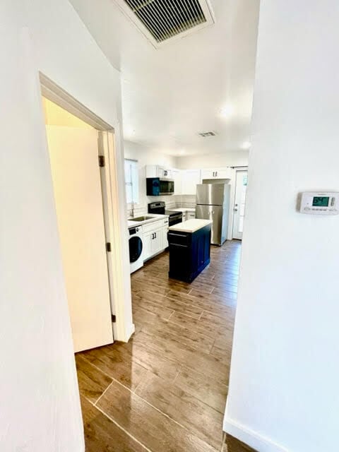 Building Photo - Remodeled in the Heart of Roosevelt District