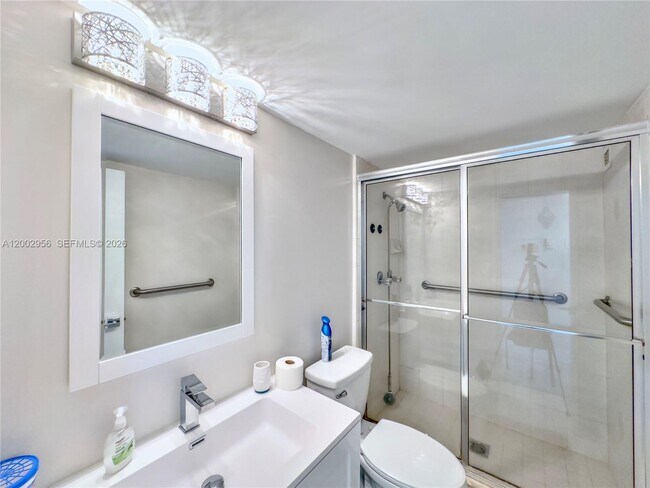 Building Photo - 2030 S Ocean Dr
