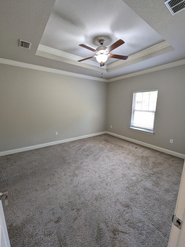 Building Photo - 8934 E River Dr