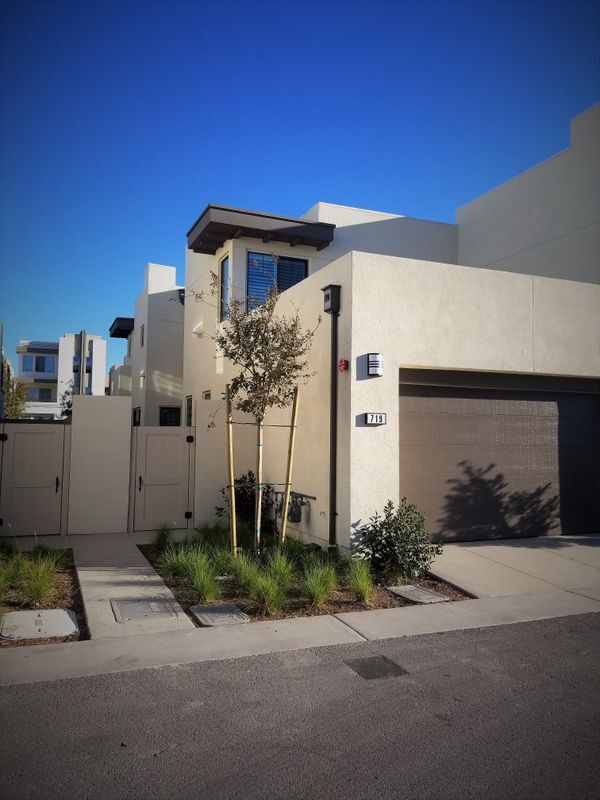 Building Photo - 719 Beacon