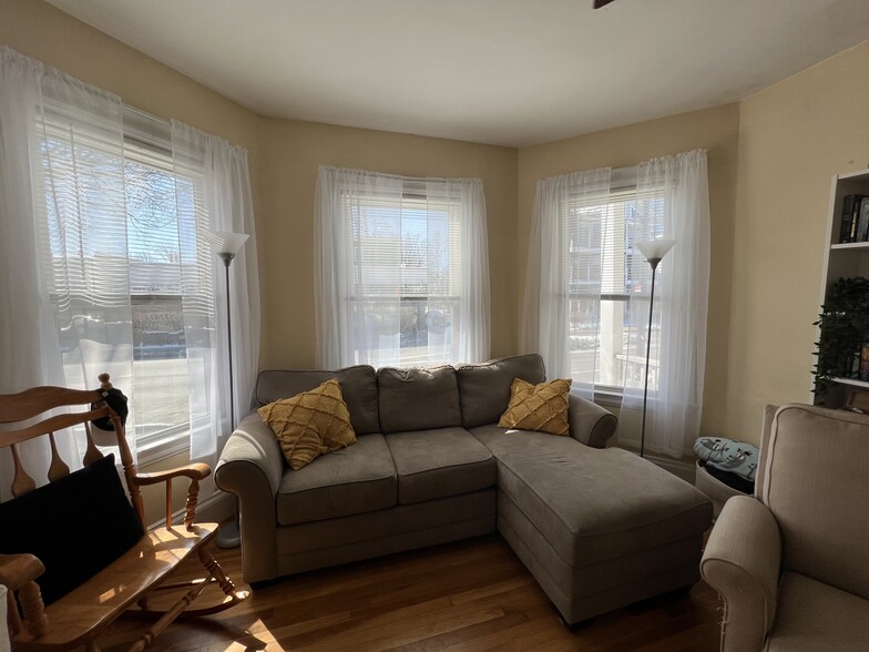 Building Photo - 383 Highland Ave