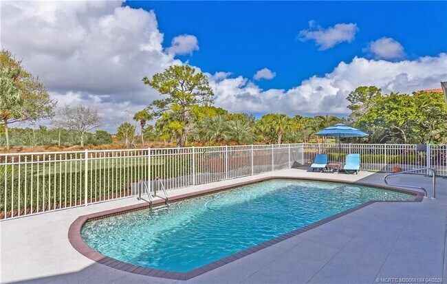 Building Photo - 4194 SW Gleneagle Cir