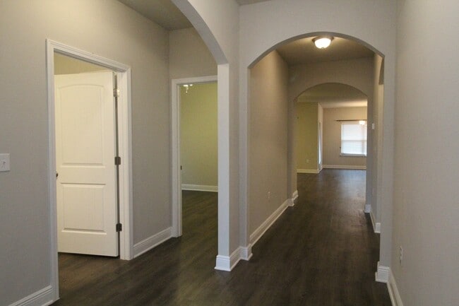 Building Photo - Spacious 3BR/2BA Home in Pace – Pet-Friend...