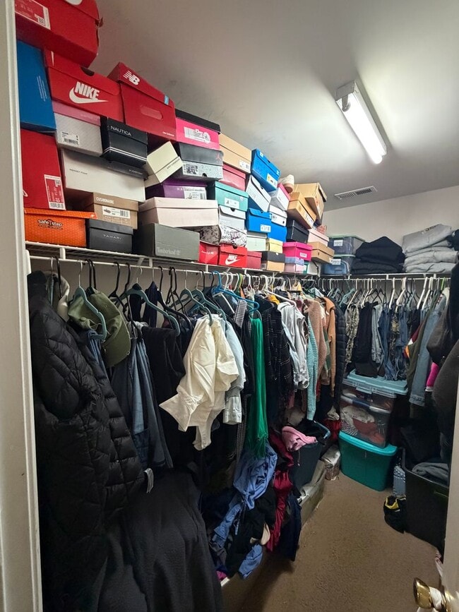 Building Photo - 3 Bdrm/2.5 Bth Home Located Close to I-95