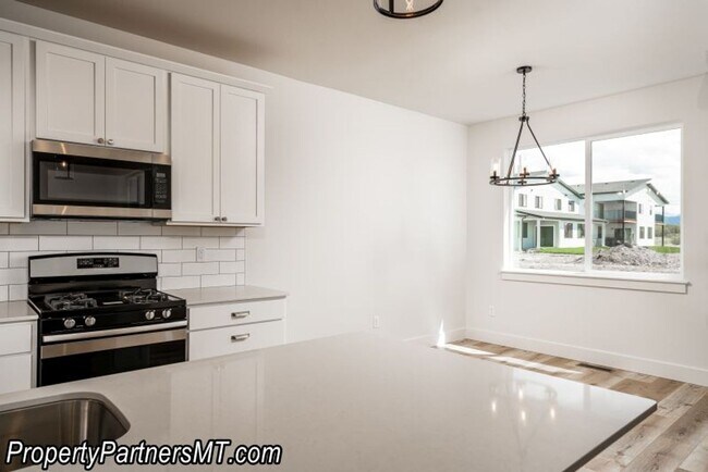 Building Photo - *** Recently built & Dog Friendly *** 3 Bed 2.5 Bath Townhouse
