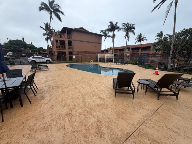 Building Photo - Lahaina Condo W/ Pool