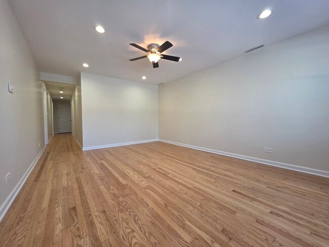 Building Photo - 4122 N Kolmar Ave